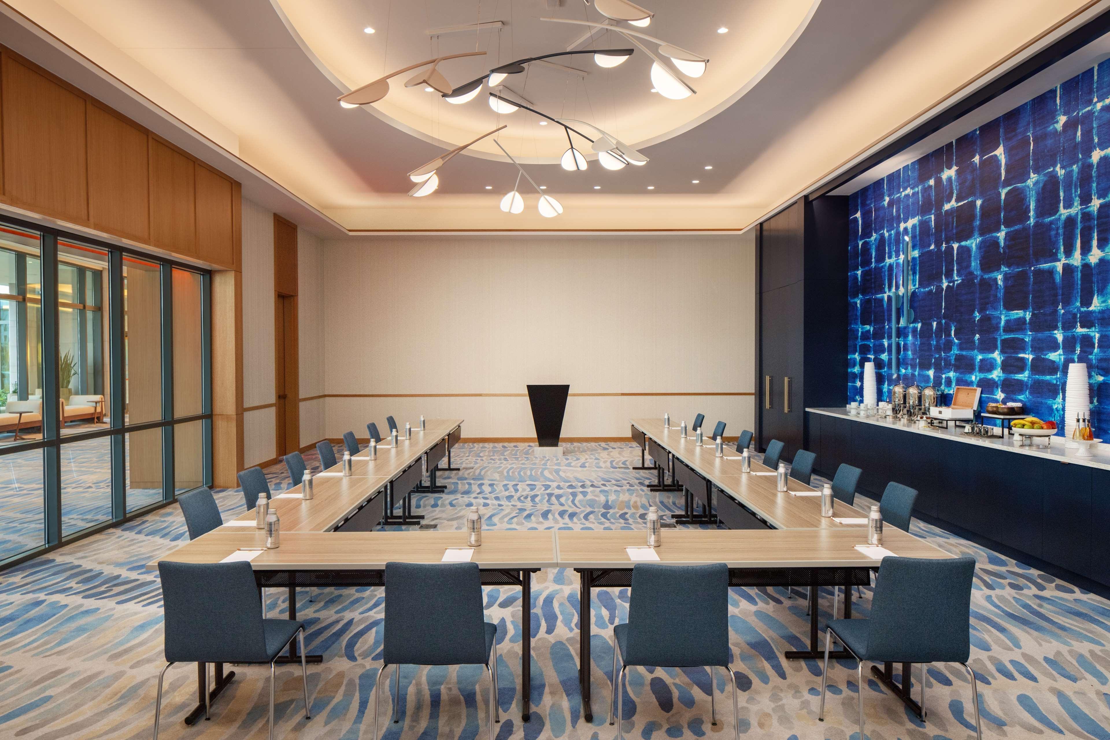 Conrad Orlando Hotel Bagian luar foto